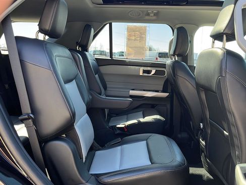 Used 2023 Ford Explorer XLT w/ Equipment Group 202A image 22