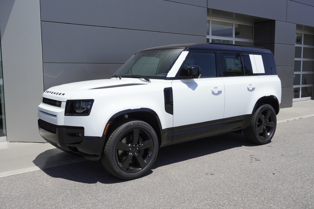 New 2026 Land Rover Defender 110 X-Dynamic SE AWD/4WD image 3