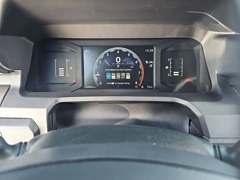 Certified 2025 Toyota Tacoma SR5 AWD/4WD image 10