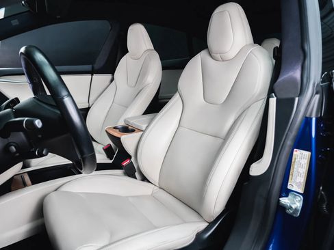 Used 2020 Tesla Model S AWD image 40