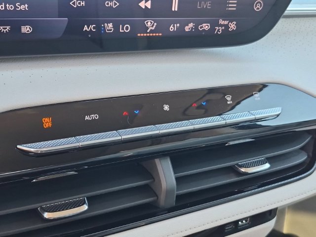 Used 2025 Buick Enclave Avenir AWD/4WD image 23