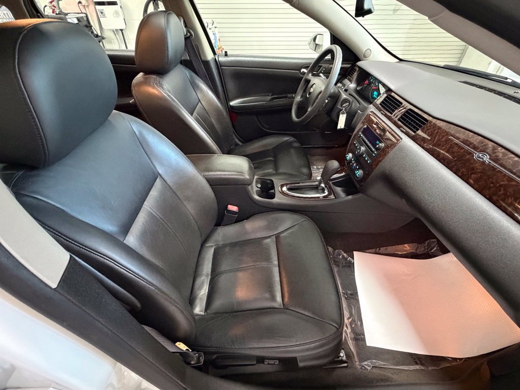 Used 2015 Chevrolet Impala LTZ FWD image 17