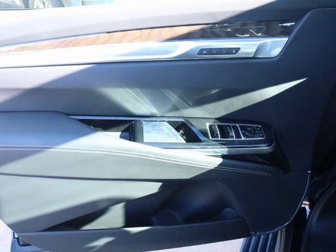 New 2026 Cadillac Escalade Platinum Sport w/ LPO, ONYX Package image 17