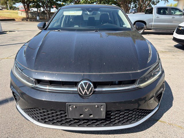 Used 2025 Volkswagen Jetta SE FWD image 8
