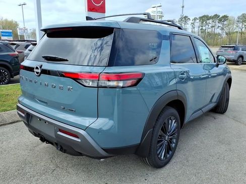 New 2026 Nissan Pathfinder SL w/ SL Premium Package AWD/4WD image 3