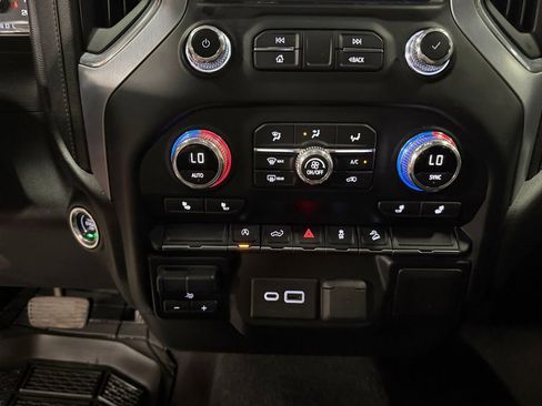 Used 2020 GMC Sierra 1500 Elevation w/ Elevation Value Package AWD/4WD image 32