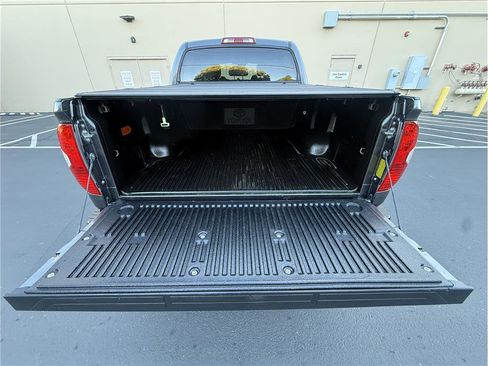 Used 2018 Toyota Tundra SR5 image 17