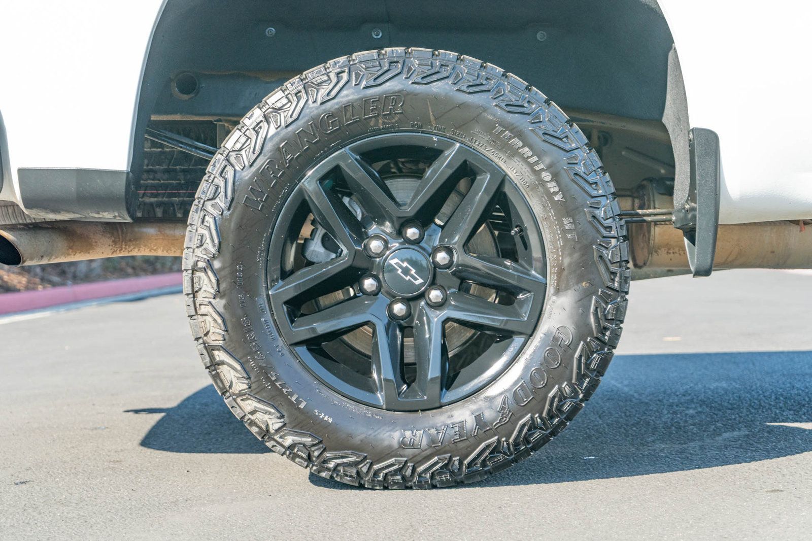 Used 2025 Chevrolet Silverado 1500 Custom Trail Boss AWD/4WD image 6