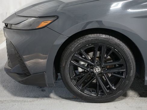 Certified 2025 Toyota Camry SE image 5