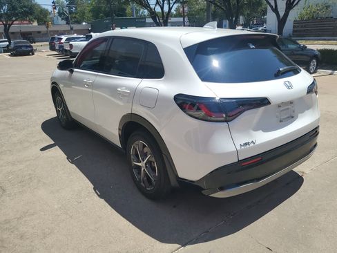 Used 2024 Honda HR-V EX-L image 4