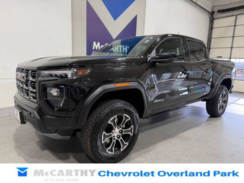 Used 2024 GMC Canyon AT4 w/ Canyon Safety Plus Package AWD/4WD image 9