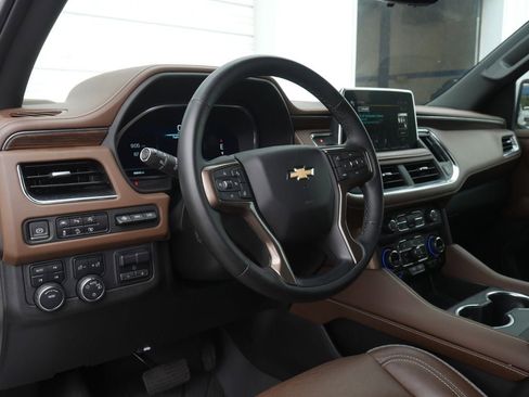 Used 2023 Chevrolet Tahoe High Country w/ Premium Package AWD/4WD image 12