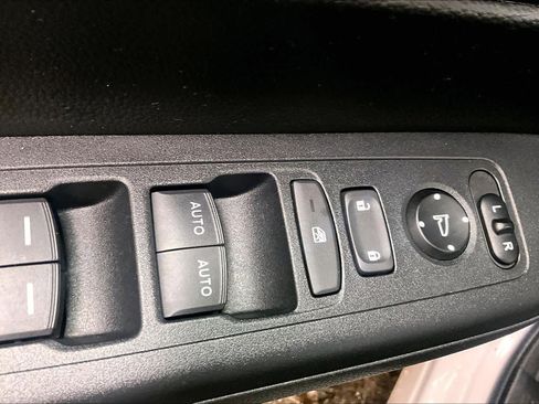 Used 2024 Honda CR-V Sport image 32