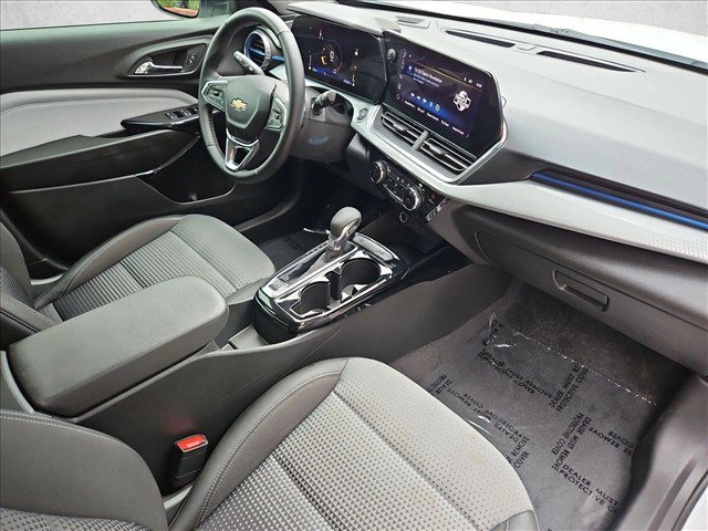 Certified 2025 Chevrolet Trax LT w/ LT Convenience Package FWD image 27