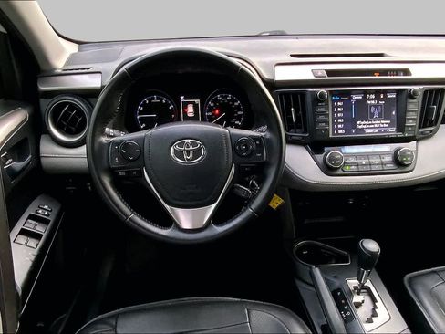 Used 2017 Toyota RAV4 XLE FWD image 6