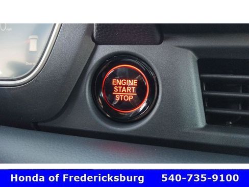 Used 2025 Honda Pilot Black Edition image 17