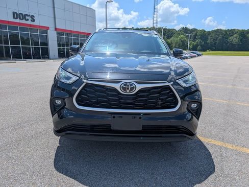 Used 2022 Toyota Highlander XLE FWD image 8