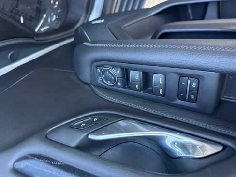 Used 2024 GMC Yukon Denali AWD/4WD image 28