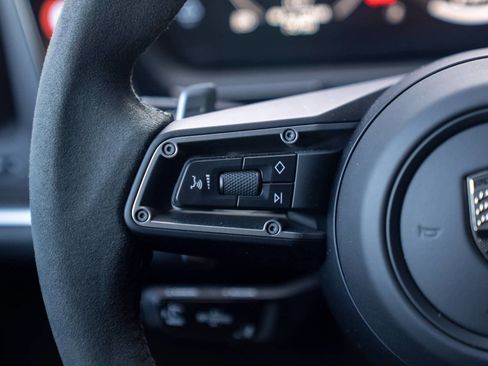 Used 2025 Porsche Cayenne Turbo image 14