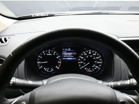 Used 2020 Nissan Pathfinder SV image 51