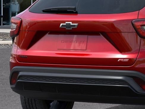 New 2026 Chevrolet Trax RS w/ Sunroof Package FWD image 14