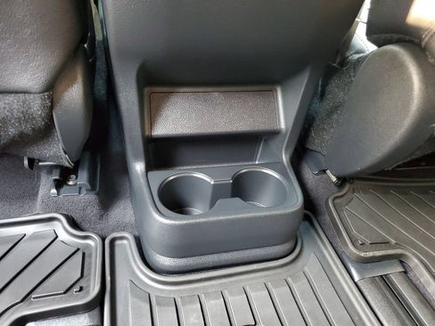 Used 2025 Toyota Sienna XSE FWD image 15