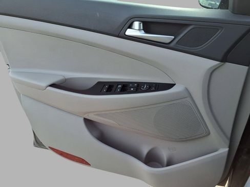 Used 2019 Hyundai Tucson SE image 13