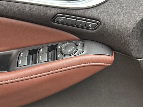 Used 2021 Buick Enclave Avenir w/ Avenir Technology Package image 19