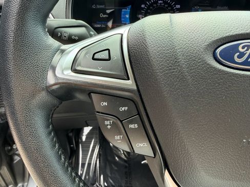 Used 2024 Ford Edge Titanium AWD/4WD image 16