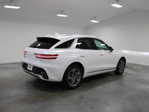 Used 2025 Genesis GV70 2.5T AWD/4WD image 9
