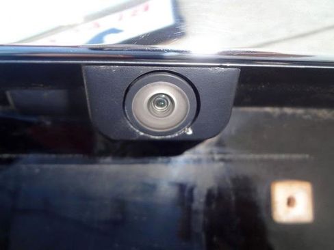 Used 2017 Ford Expedition EL XLT image 12