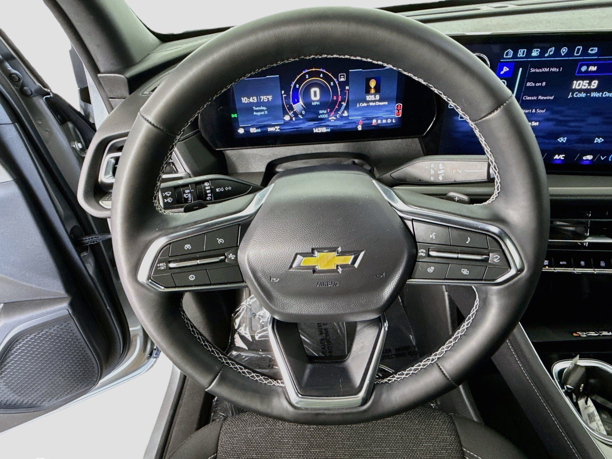 Used 2025 Chevrolet Traverse LT w/ Driver Confidence Package AWD/4WD image 13