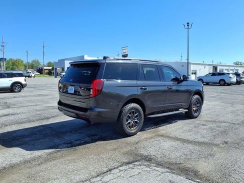 Used 2025 Ford Expedition Tremor AWD/4WD image 19