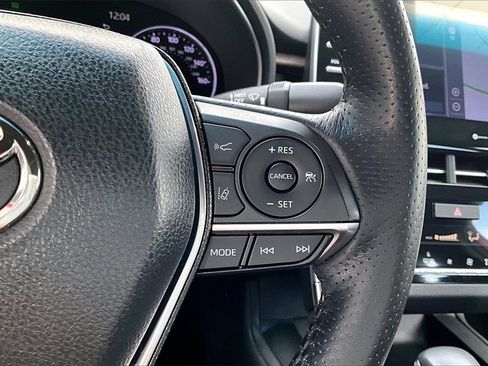 Used 2021 Toyota Avalon Limited image 13