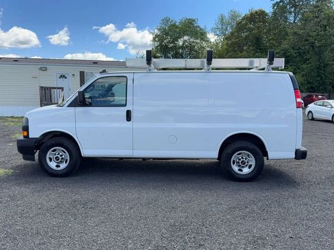 Used 2022 GMC Savana 2500 w/ Driver Convenience Package RWD image 3