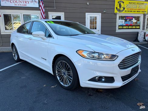 Used 2013 Ford Fusion SE image 3