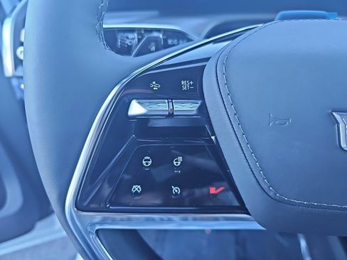 New 2026 Cadillac Vistiq Premium Luxury w/ LPO, Floor Liner Package image 18