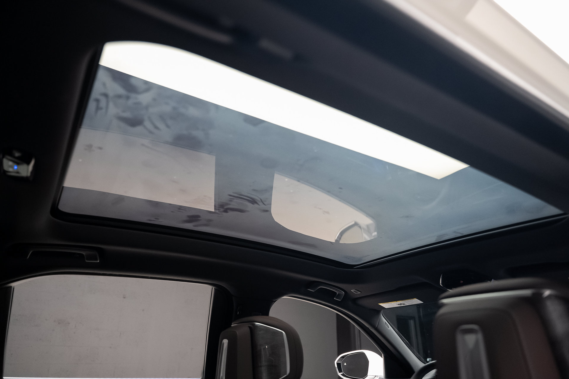 Used 2024 BMW i7 eDrive50 w/ Executive Package RWD image 69