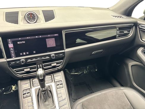 Used 2021 Porsche Macan AWD/4WD image 55