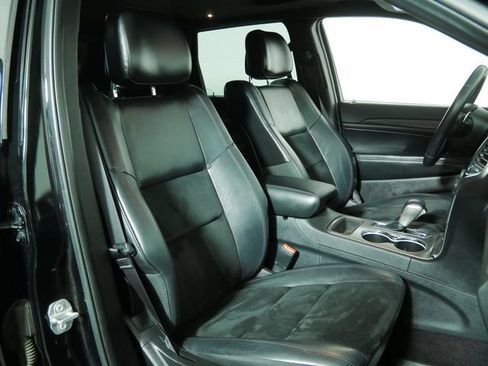 Certified 2017 Jeep Grand Cherokee Altitude AWD/4WD image 13