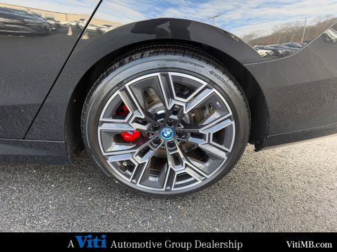 Used 2025 BMW i5 M60 w/ Executive Package image 13