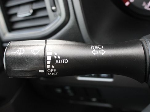 Used 2021 Nissan Titan PRO-4X w/ Pro-4x Convenience Package AWD/4WD image 37