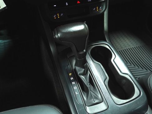 Used 2018 Chevrolet Colorado Z71 AWD/4WD image 17
