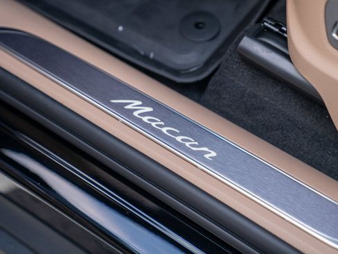 New 2026 Porsche Macan image 12