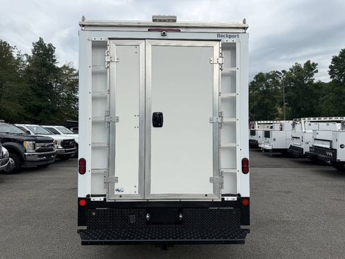 Used 2022 Chevrolet Express 3500 w/ Power Convenience Package RWD image 4