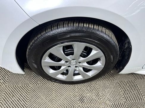 Used 2025 Toyota Corolla LE image 10