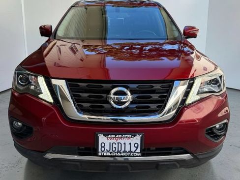 Used 2019 Nissan Pathfinder Platinum AWD/4WD image 6