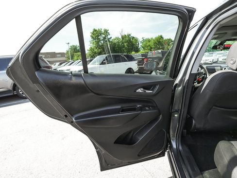 Used 2019 Chevrolet Equinox LT w/ Sun & Navigation Package AWD/4WD image 12