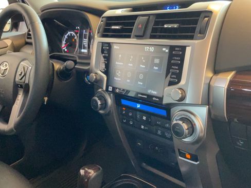 Used 2022 Toyota 4Runner Limited AWD/4WD image 46
