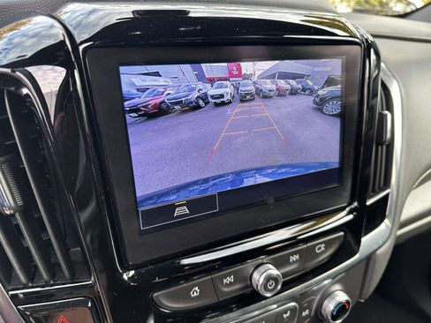 Used 2023 Chevrolet Traverse LT image 29